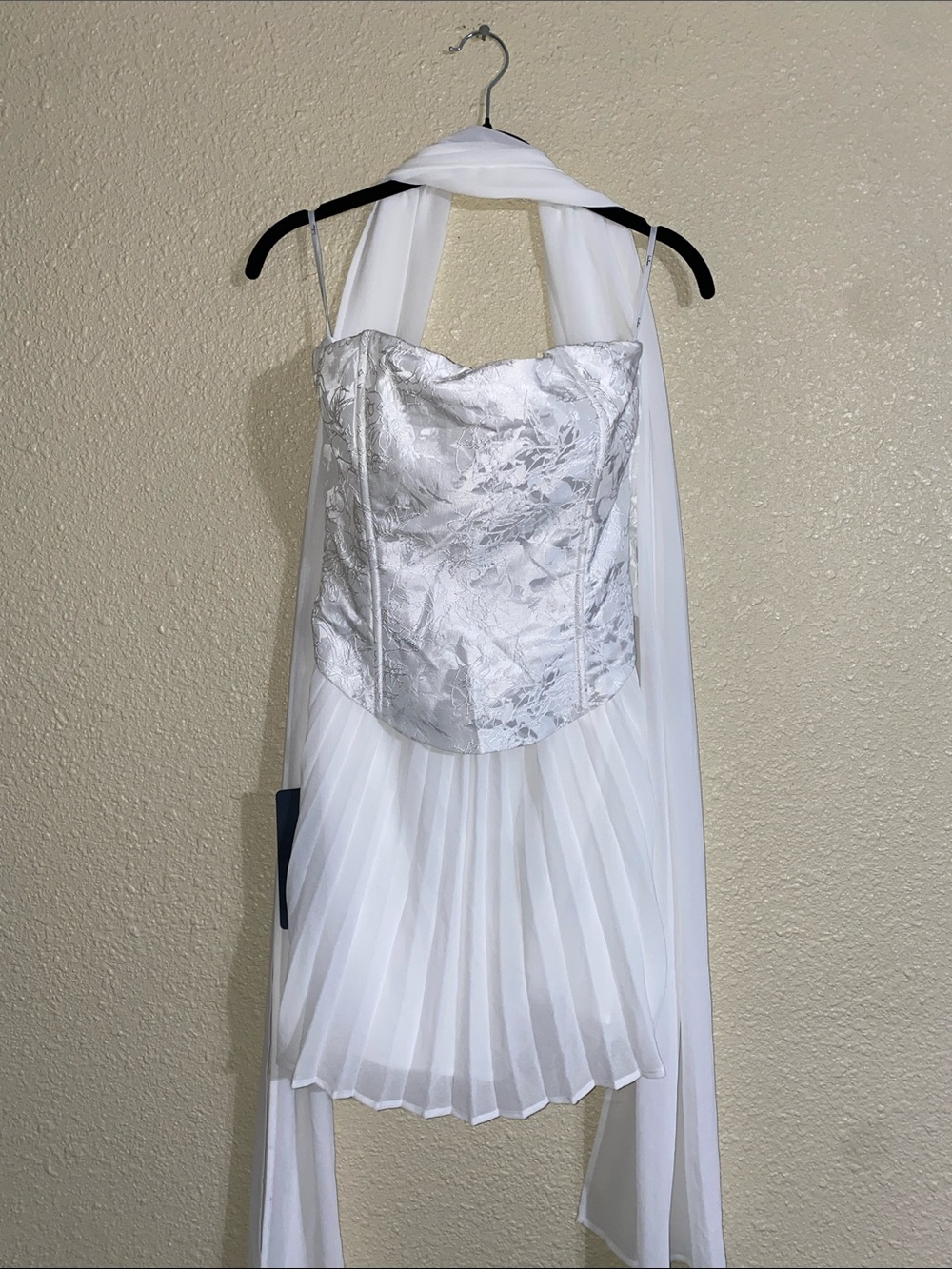 Lulus Laubrey White Floral Jacquard Mini Dress and Scarf Set Size M NWT - Picture 4 of 16